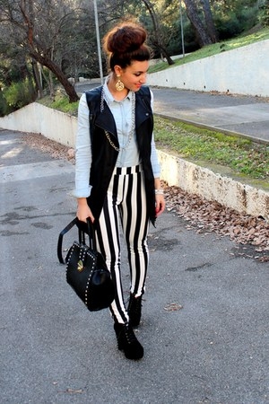 black and white striped leggings in this summer